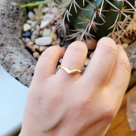 Classic Dainty Gold Arrow Wishbone Ring Band - Picture 9 of 10
